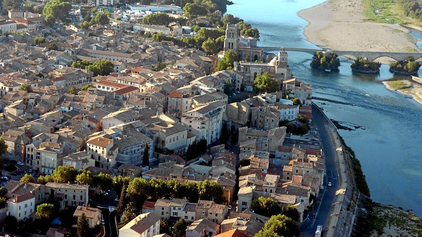 pont saint esprit vu du ciel.jpg